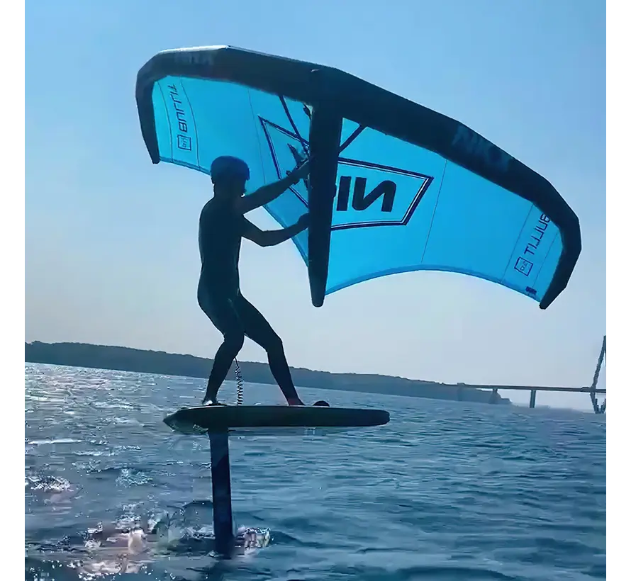Sie möchten die NKX Bullit Wing Blue kaufen? Robust, praktisch und sofort einsatzbereit.