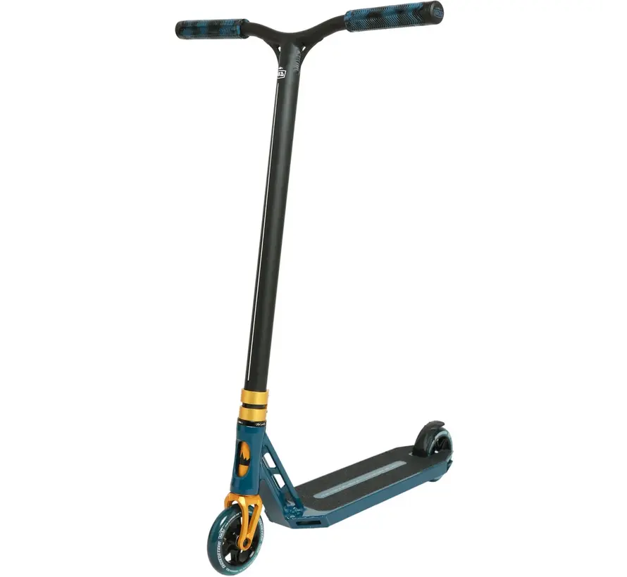 ¿Quieres comprar el patinete acrobático NKD YEET verde? Robusto, práctico y listo para usar.