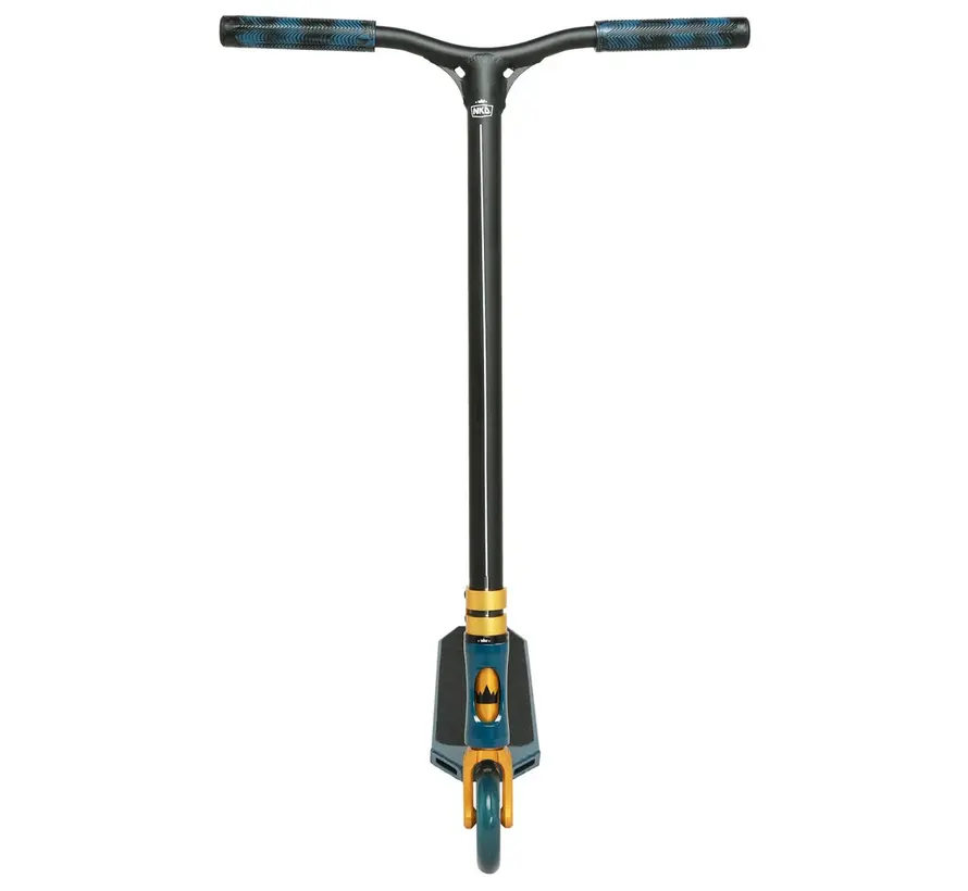 ¿Quieres comprar el patinete acrobático NKD YEET verde? Robusto, práctico y listo para usar.