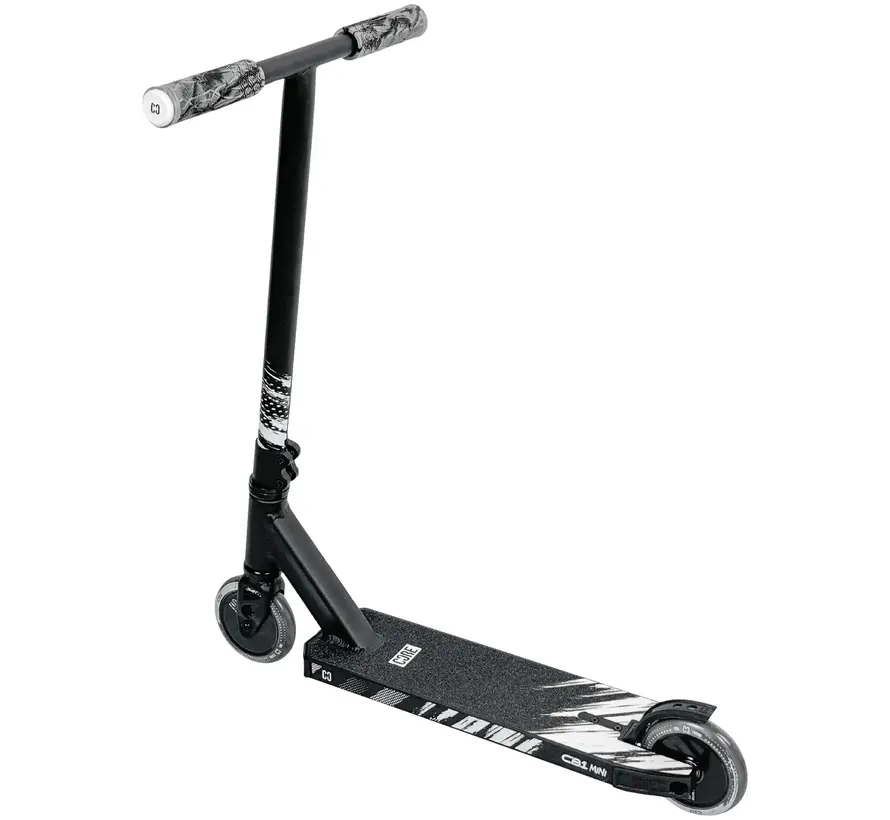 CORE CB1 Mini Black Stuntstep 71cm met 110mm Wielen, Aluminium Deck en IHC Compression