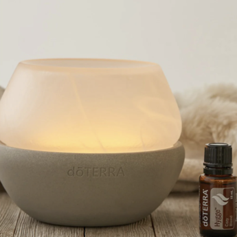 DōTERRA essential oils  Glow aromaverstuiver diffuser met Hygge blend 15 ml.