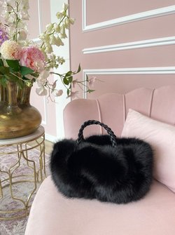 Classy furry bag black