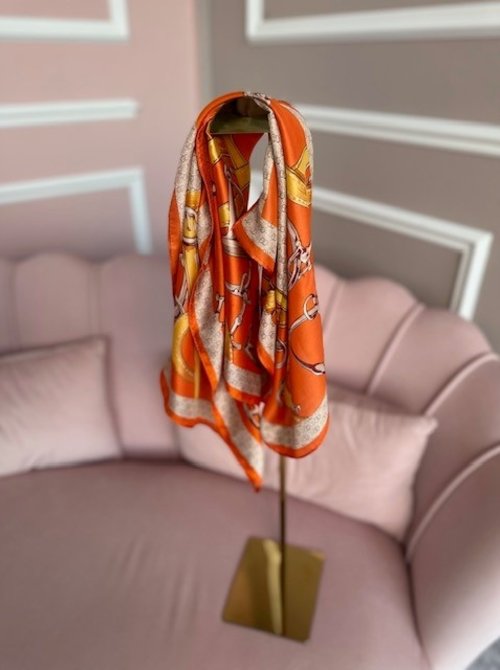 Classy scarf chains orange