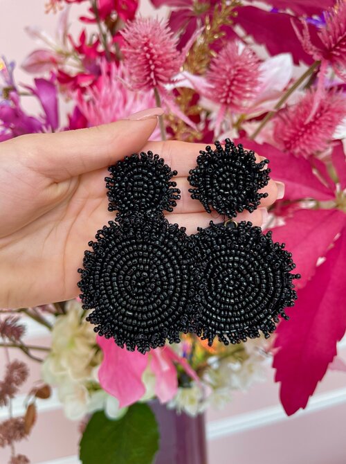 Earrings round beads black