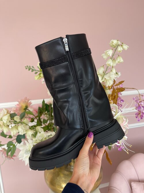 Lara boots black