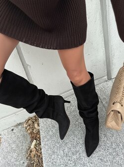 Suedine boots black Lola