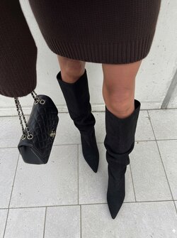 Suedine boots black Lola