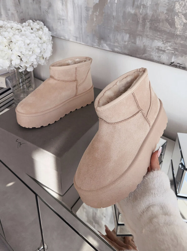 Platform boots beige