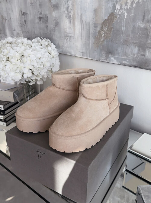 Platform boots beige Platform boots beige