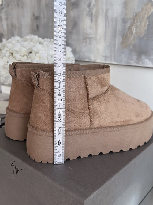 Platform boots taupe
