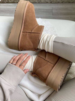 Platform boots camel