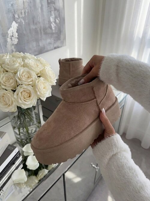 Platform boots taupe