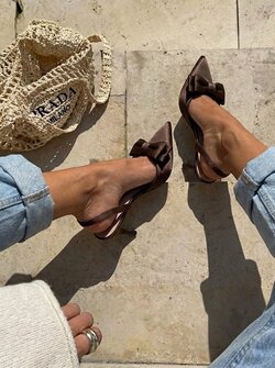 Bow heels Brown