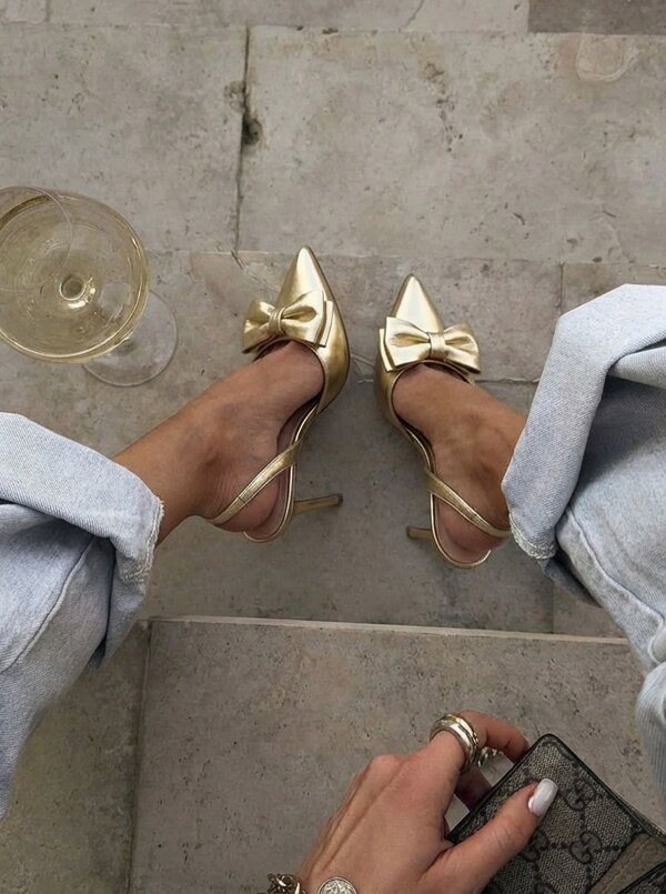 Bow heels gold