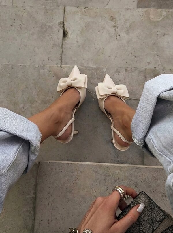 bow heels  creme