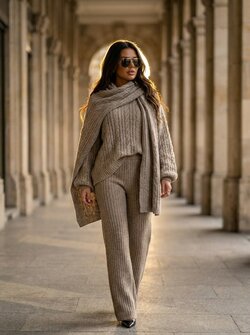 Lois mae set taupe Lois mae set taupe