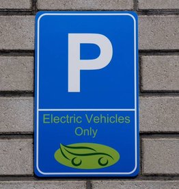Parkschild "EV Only"