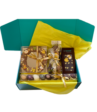 CREATE YOUR OWN EASTER GIFT BOX