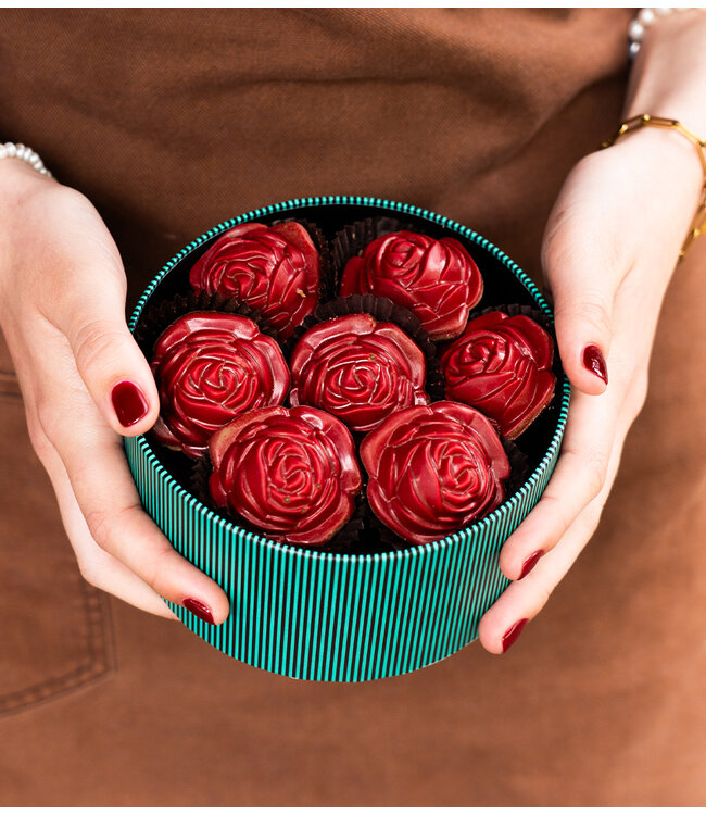 LUXE RONDE DOOS MET ROZEN BONBONS