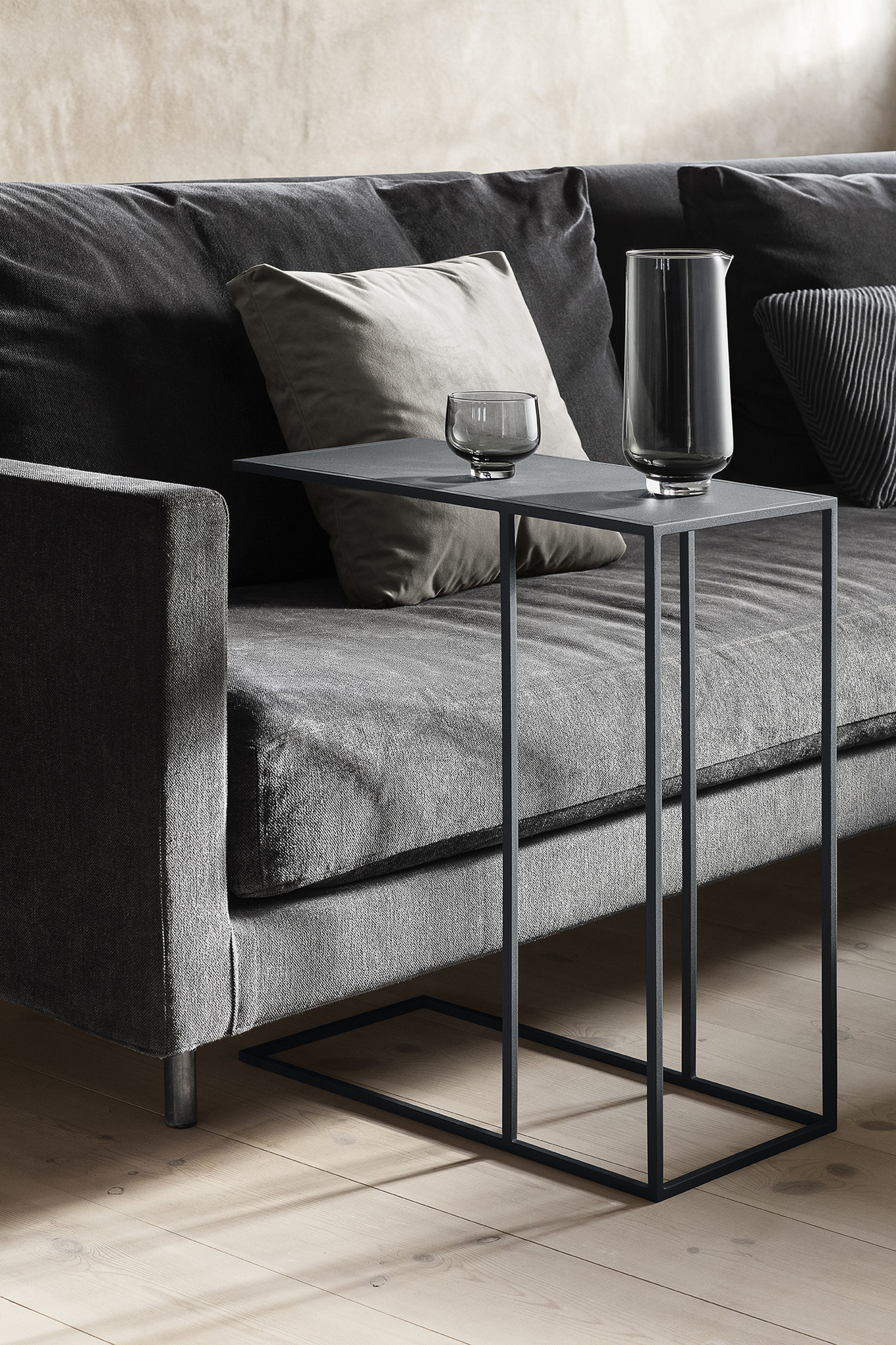 FERA side table zwart gepoedercoat (66011)