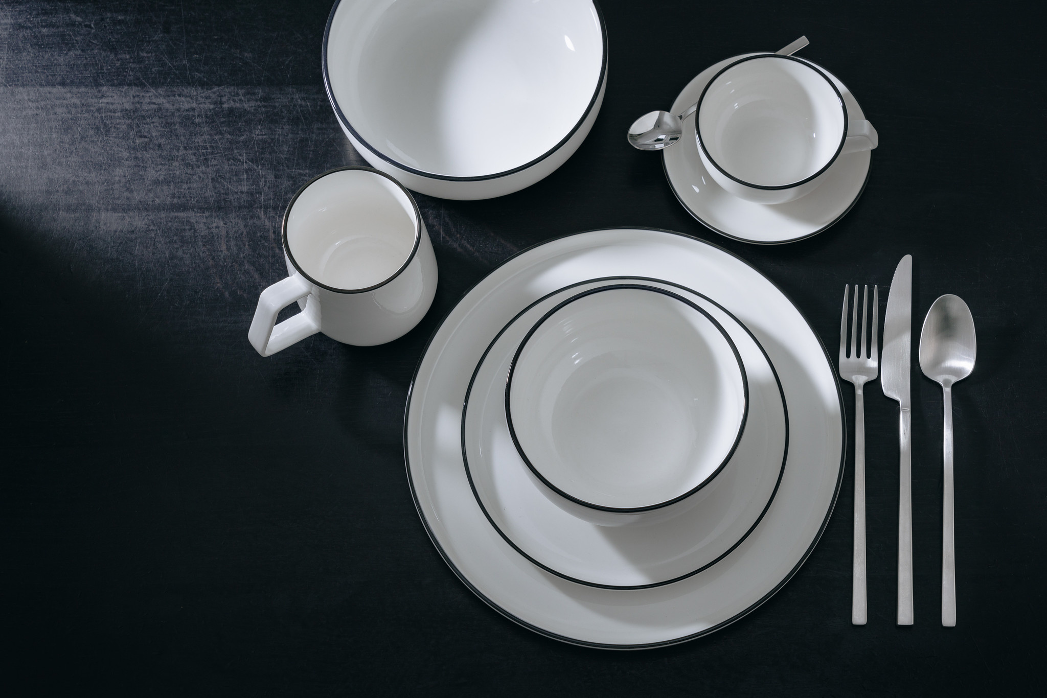 Base Dinnerware Set