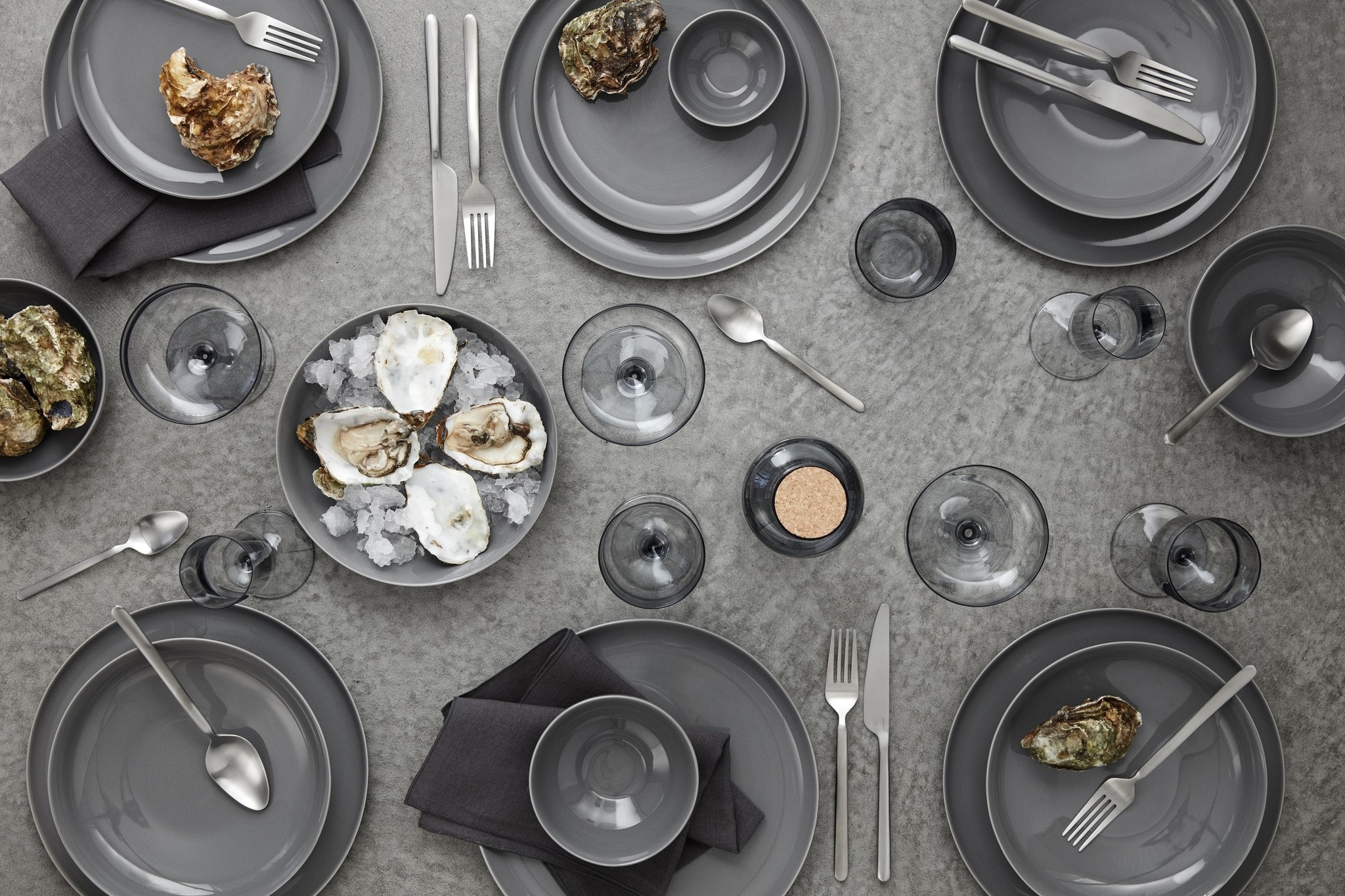 RO set / 2 tea cups with Sharkskin saucer (64140)