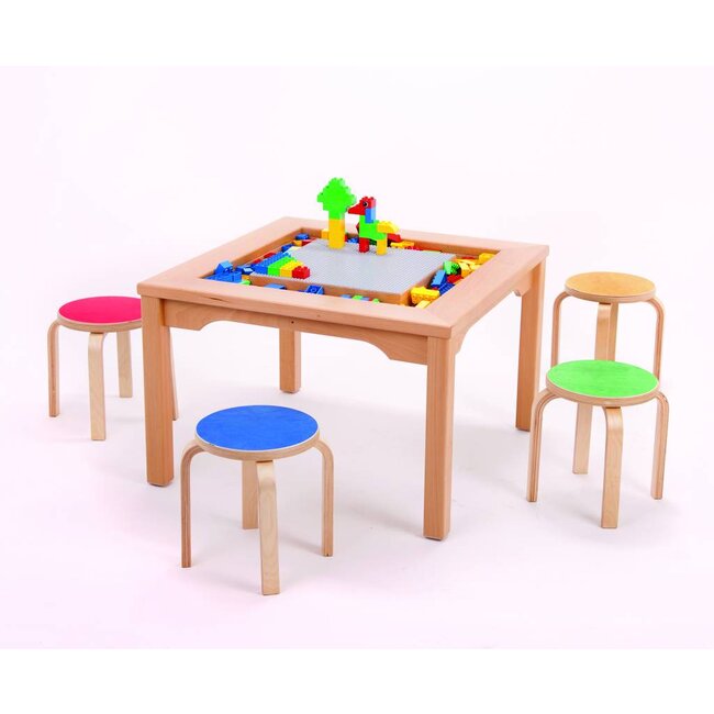 Tafel voor duplo met 4 stoelen