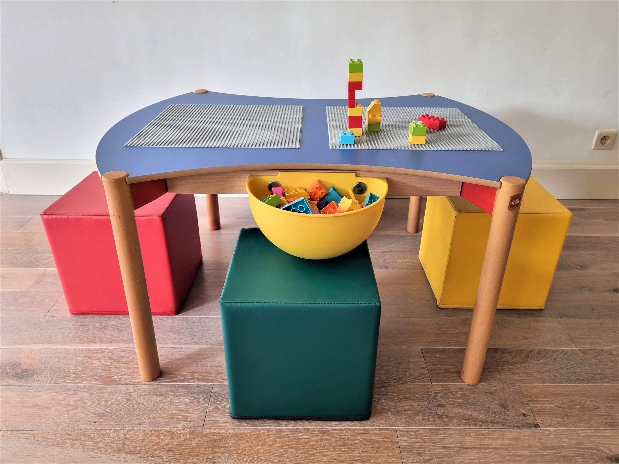 Welvarend Leed Recyclen Multi tafel voor LEGO DUPLO met stoeltjes en bouwblokjes -