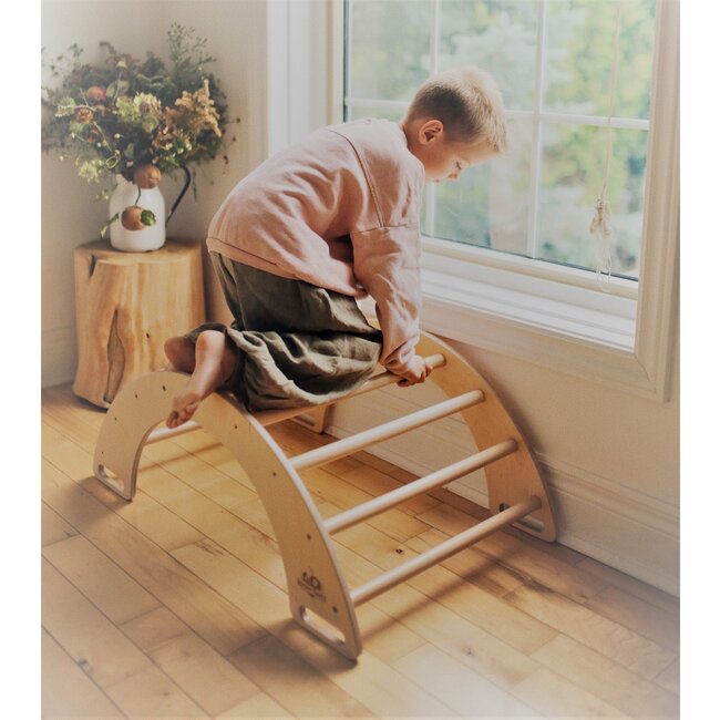 Pikler houten montessori klimboog - schommelboog