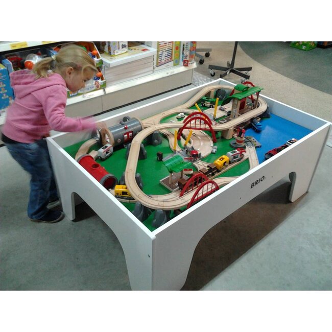 Brio treintafel inclusief treinenset, speelplaat en wit onderstel