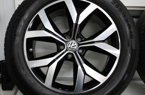 Volkswagen VW Touareg 3 19 inch velgen + Zomerbanden Continental 8MM Origineel Volkswagen Volkswagen VW Touareg 3 19 inch velgen + Zomerbanden Continental 8MM Origineel Volkswagen
