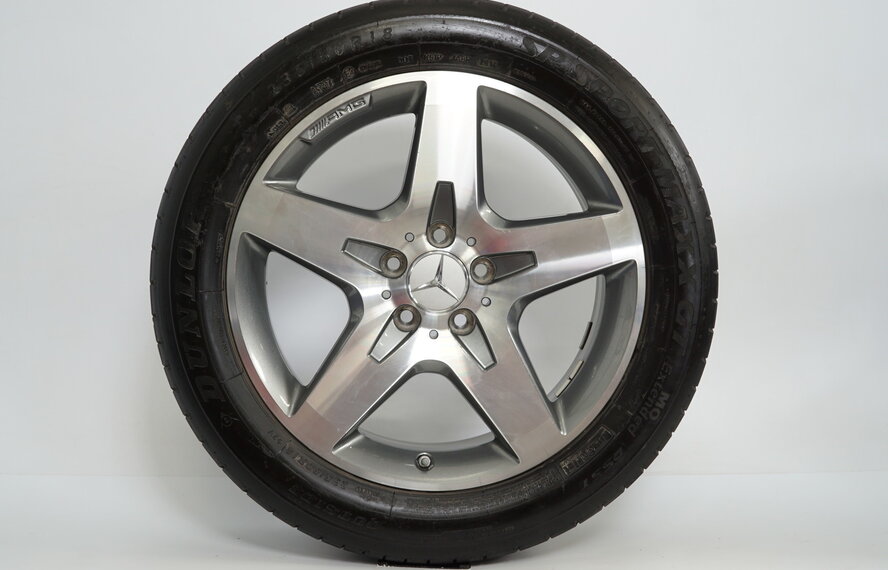 Mercedes Mercedes GLA Klasse X156 18 inch AMG velgen + Zomerbanden Dunlop 7MM Runflat Origineel