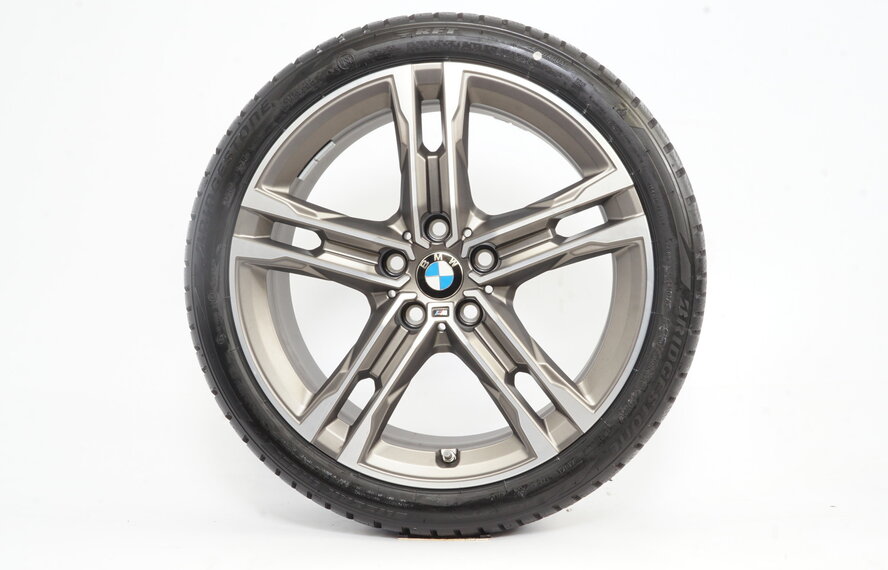 BMW BMW 1 serie F40 F41 2 serie Gran Coupe 18 inch 556M velgen + Winterbanden Bridgestone NIEUW Runflat Origineel