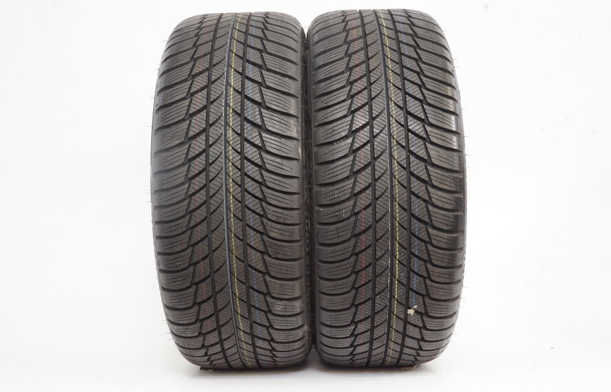 BMW BMW 1 serie F40 F41 2 serie Gran Coupe 18 inch 556M velgen + Winterbanden Bridgestone NIEUW Runflat Origineel