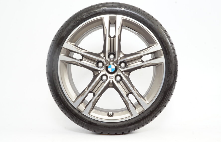 BMW BMW 1 serie F40 F41 2 serie Gran Coupe 18 inch 556M velgen + Winterbanden Bridgestone NIEUW Runflat Origineel