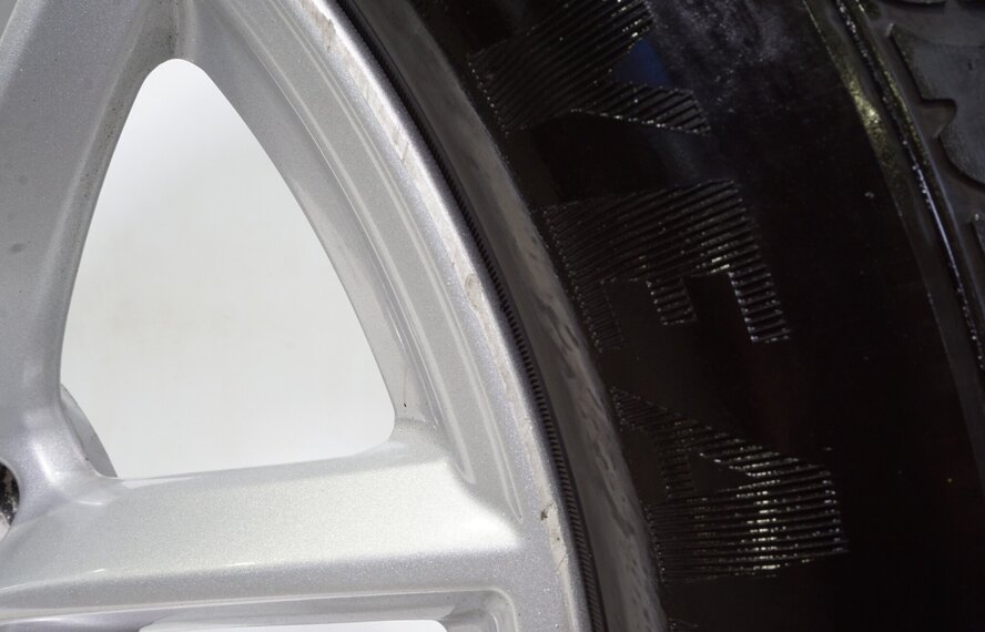 BMW BMW X1 F48 X2 F39 17 inch velgen 560 + Winterbanden Goodyear origineel