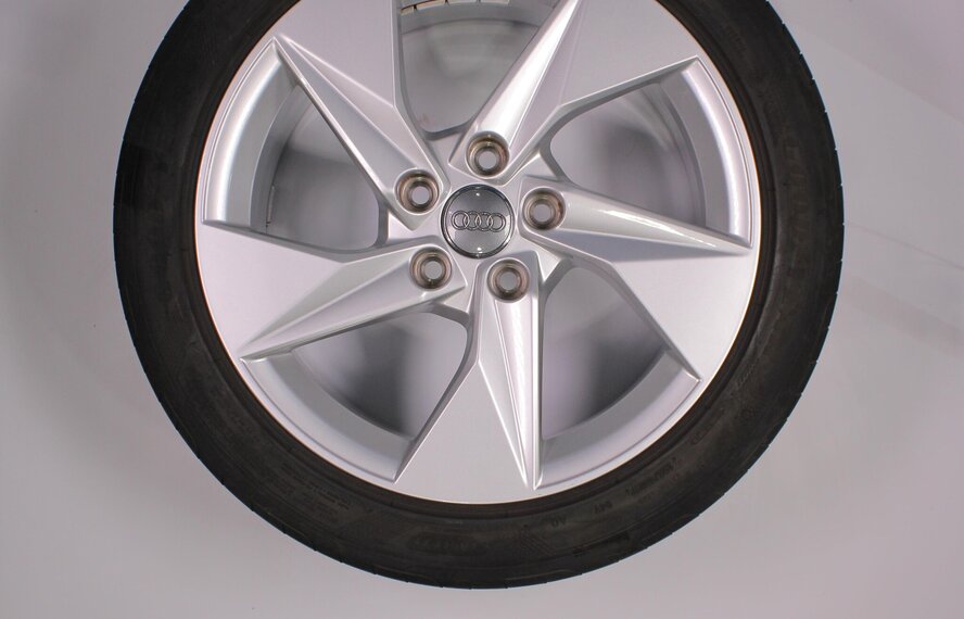 Audi Audi A3 8Y 17 inch Velgen + Zomerbanden Goodyear Origineel
