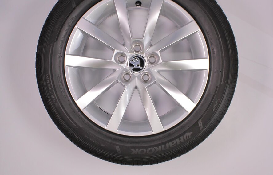 Skoda Skoda Scala 16 inch velgen + All-season banden Hankook Origineel
