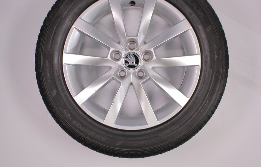 Skoda Skoda Scala 16 inch velgen + All-season banden Hankook Origineel