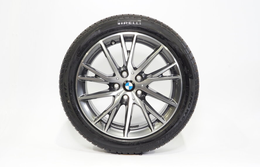 BMW BMW 1 serie F40 F41 2 serie Gran Coupe  F42 17 inch velgen 489 + Winterbanden Pirelli Origineel