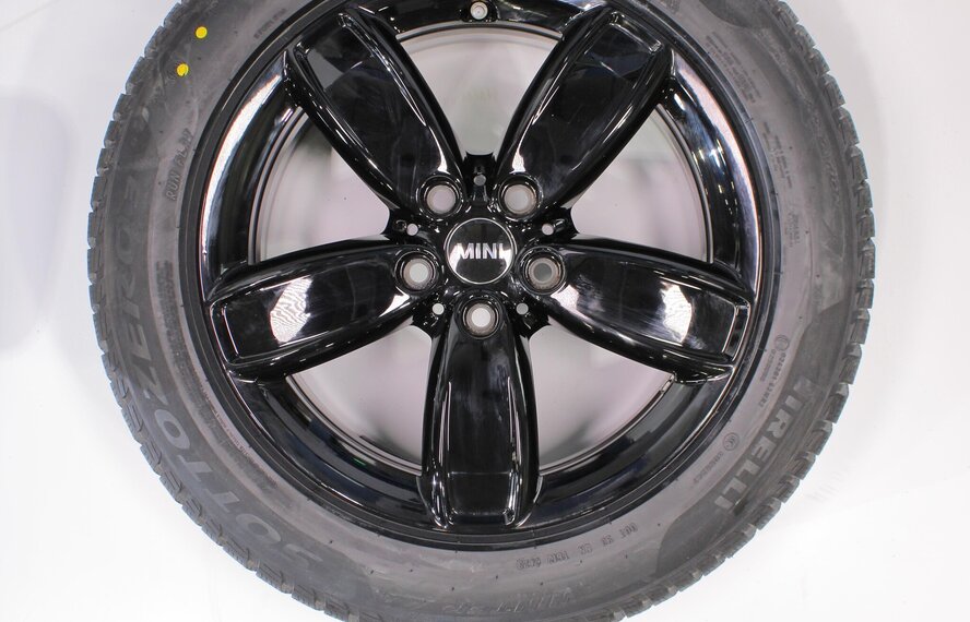 MINI Mini Countryman Spoke  F60 17 inch 531 velgen + Winterbanden Pirelli NIEUW Runflat Origineel