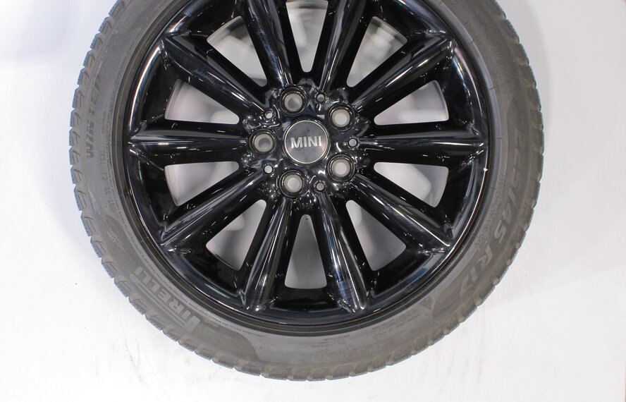 Mini Mini Clubman F54  518 Vent Spoke 17 inch Pirelli Runflat Winterbanden Origineel