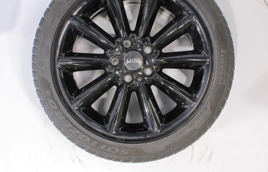 Mini Clubman F54  518 17 inch Pirelli Winterbanden Origineel