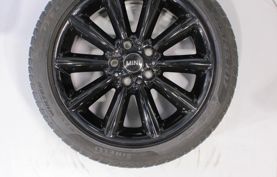 Mini Clubman F54  518 17 inch Pirelli Winterbanden Origineel