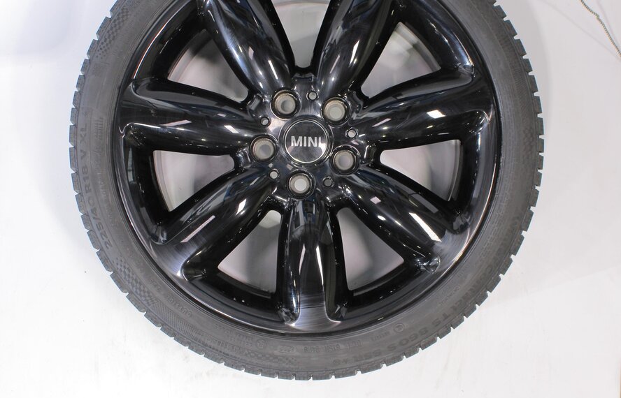 Mini Mini Clubman F54  521 18 inch Continental Winterbanden Origineel