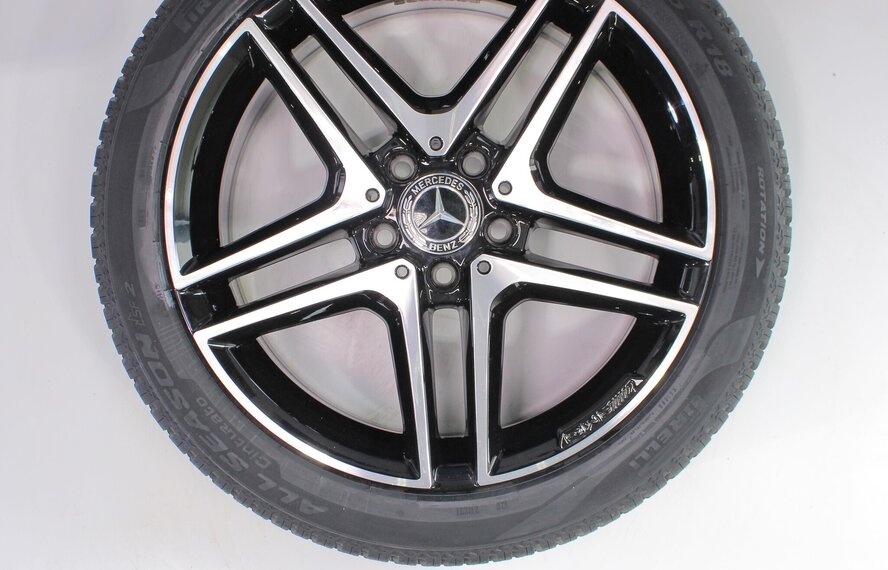 Mercedes Mercedes A B CLA Klasse W176 18 inch AMG velgen Nieuw + All-seasonbanden Pirelli Nieuw Origineel
