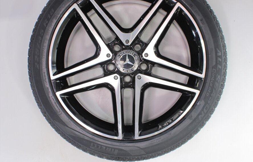 Mercedes Mercedes A B CLA Klasse W176 18 inch AMG velgen Nieuw + All-seasonbanden Pirelli Nieuw Origineel
