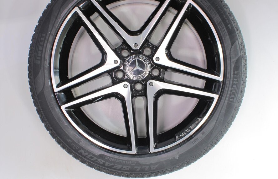 Mercedes Mercedes A B CLA Klasse W176 18 inch AMG velgen Nieuw + All-seasonbanden Pirelli Nieuw Origineel
