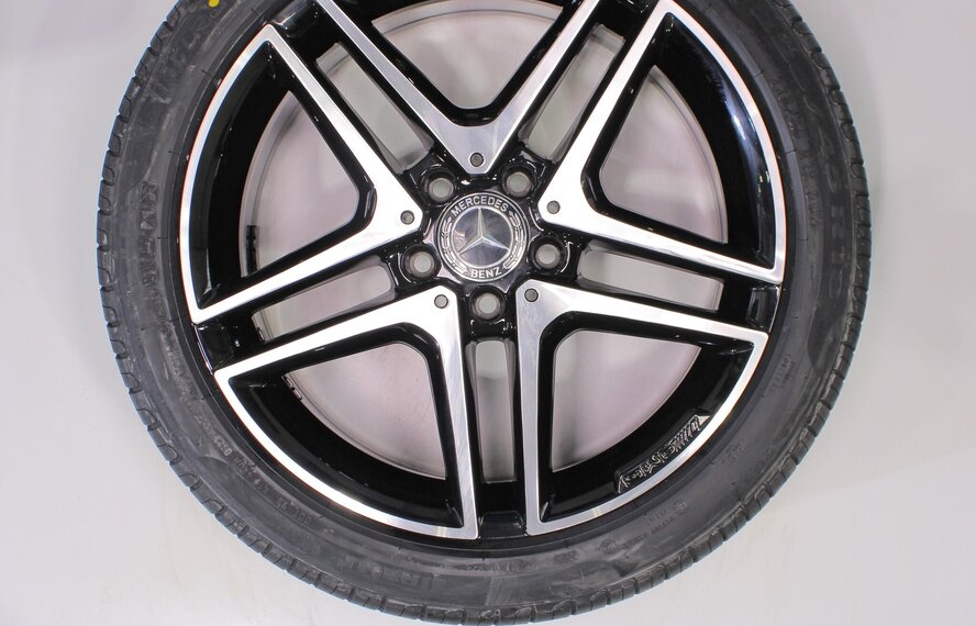 Mercedes Mercedes A B CLA Klasse W177 C118 W247 18 inch velgen Pirelli Zomerbanden Nieuw Origineel