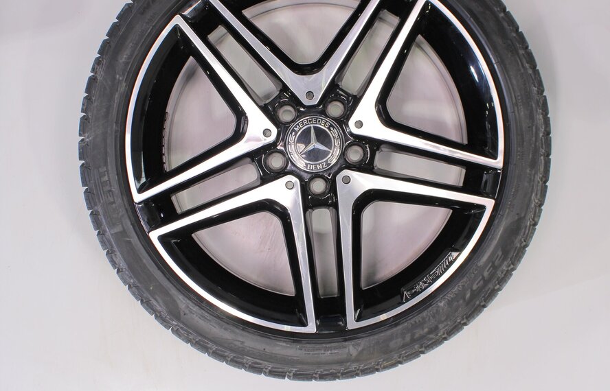 Mercedes Mercedes A B CLA Klasse W176 18 inch AMG velgen + Winterbanden Pirelli NIEUW Origineel